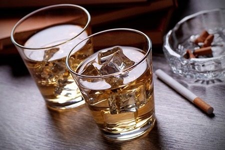 алкоголь и сигарета