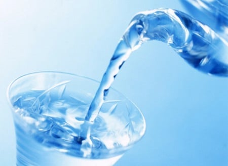 вода
