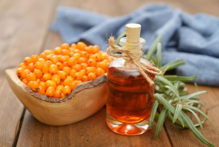 ягоды облепихи и масло